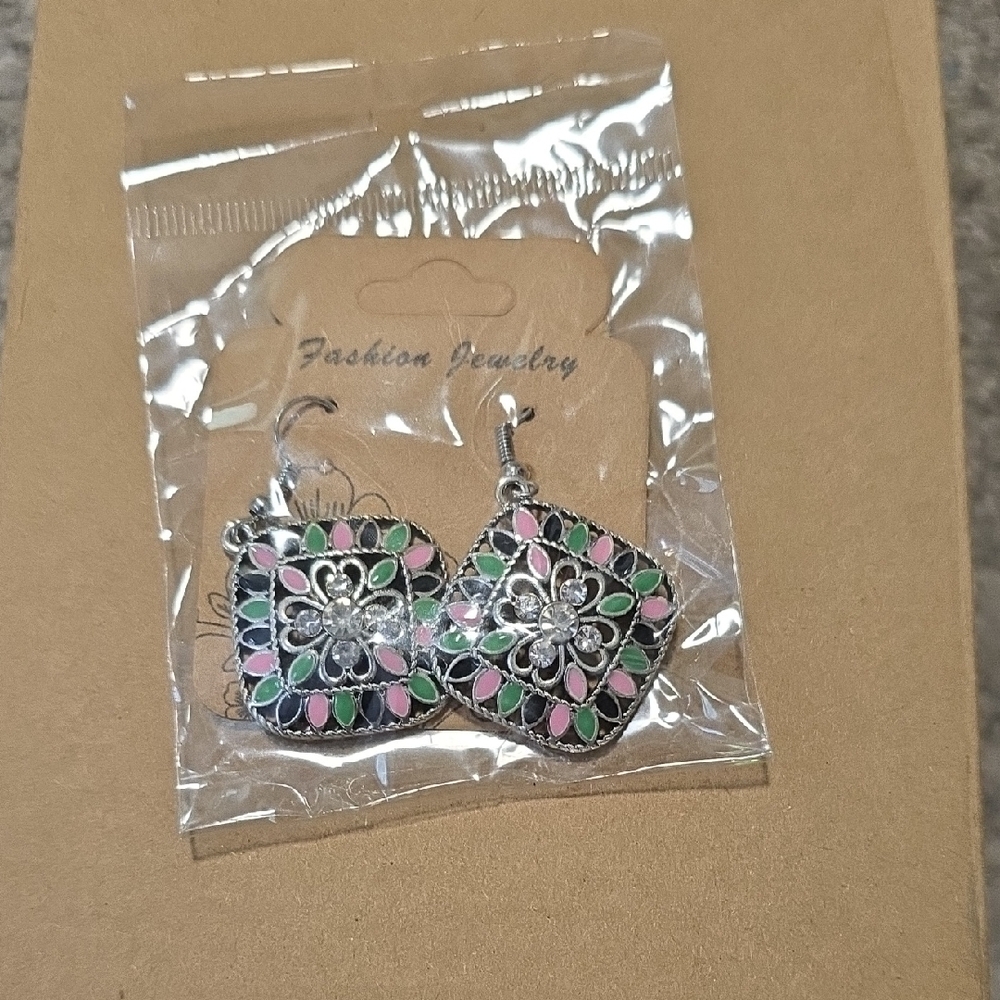 Fashion Jewelry Silver Earrings with Pink and Green Accents